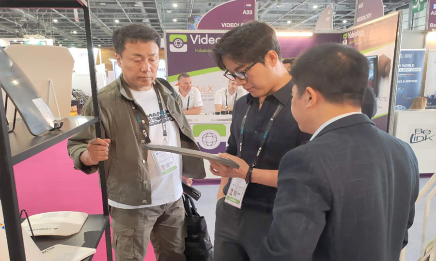 湖南永利集团携最新防弹产品亮相法国欧洲国际防务展